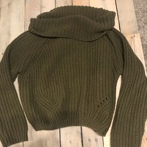 Gorgeous green cropped loose neck sweater